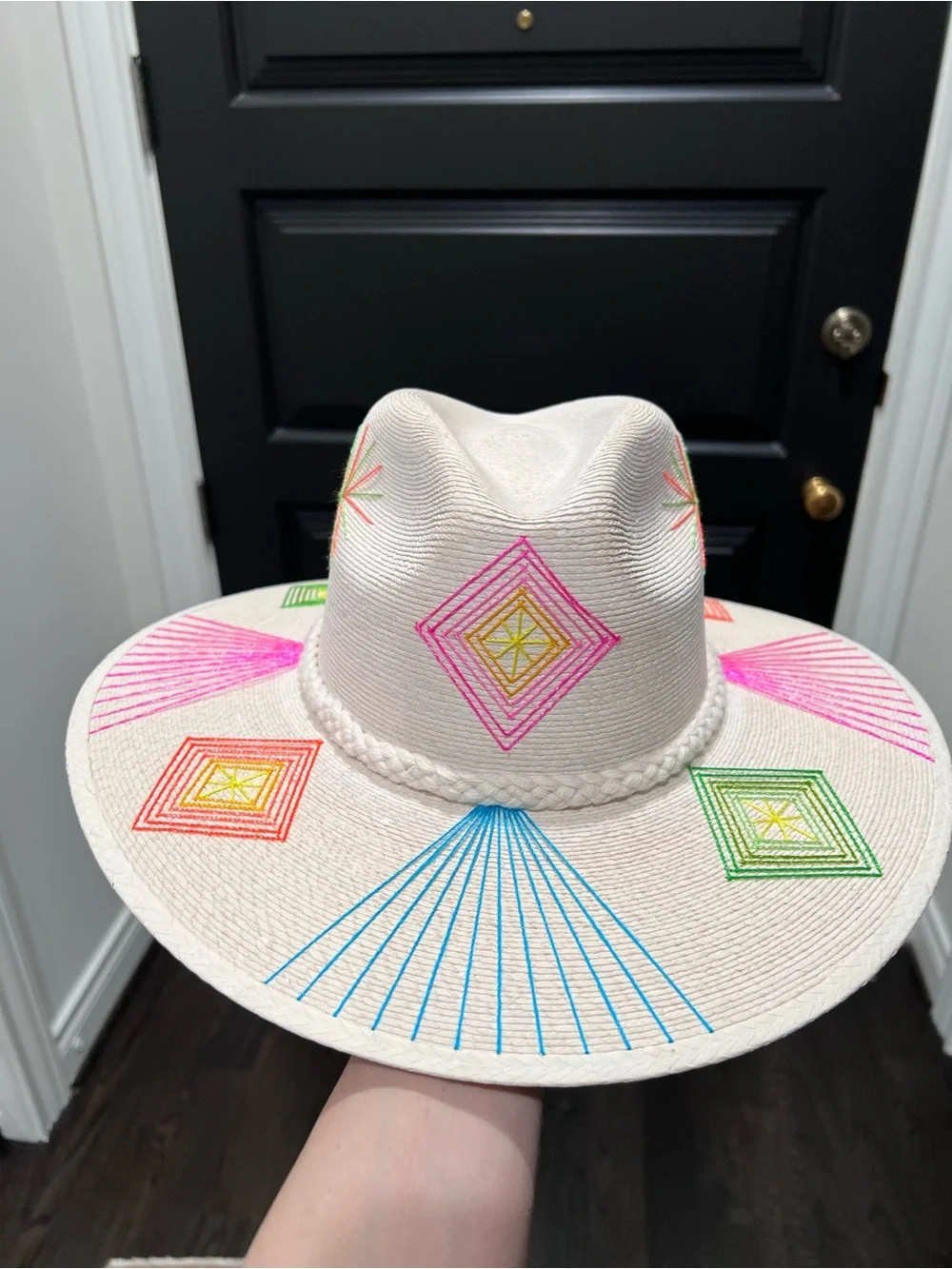 **NEW** Luanna Flora Corazon Playero Hat w: official bag